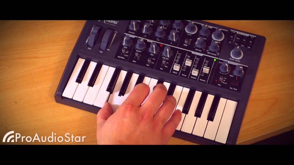 色々な音作りができる「アナログ・シンセサイザー Arturia MicroBRUTE」 325(W) x 221(D) x 60(H) mm |  BeatMakingEntertainment